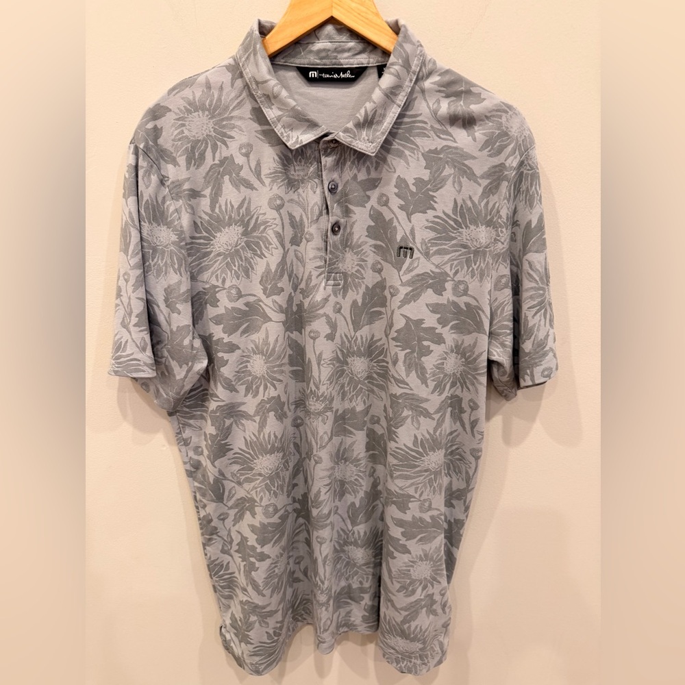 TravisMathew Polo Shirt XL Gray Floral Performance Golf‎ Short Sleeve Peru